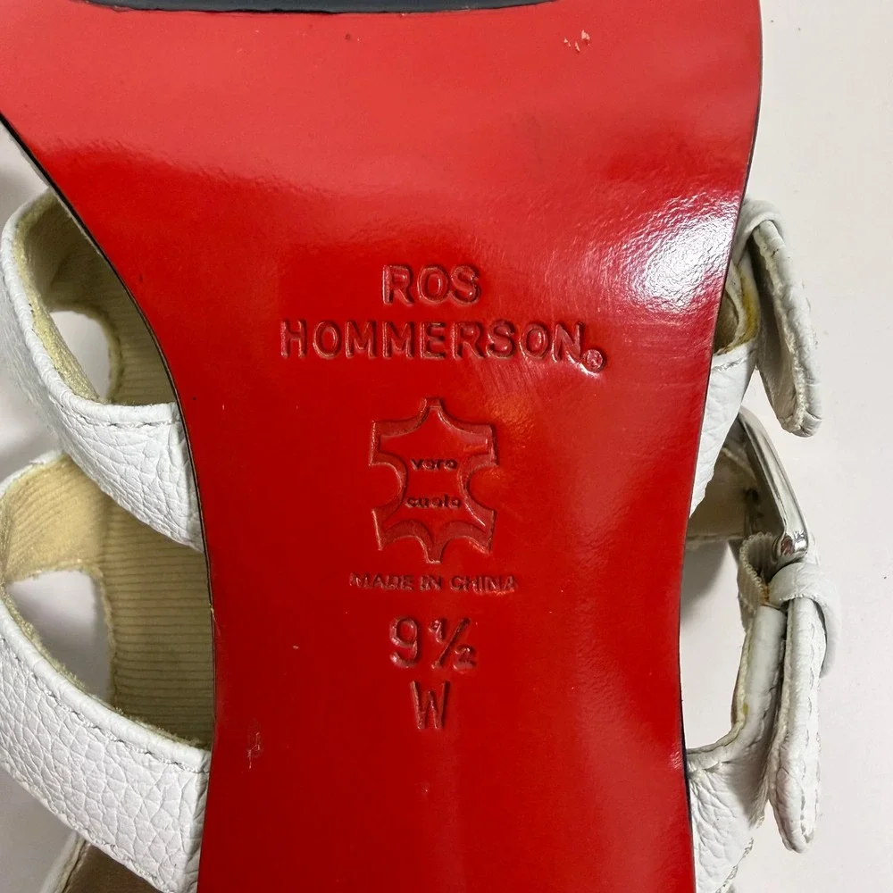 Ros Hommerson Red Collection White Pebbled Leather Buckle Sandals‎ 137788 9.5W